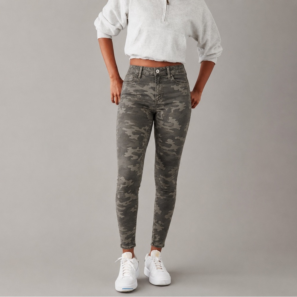 American Eagle Next Level Olive Camo High Rise Jeggings Size 4 Long NWT